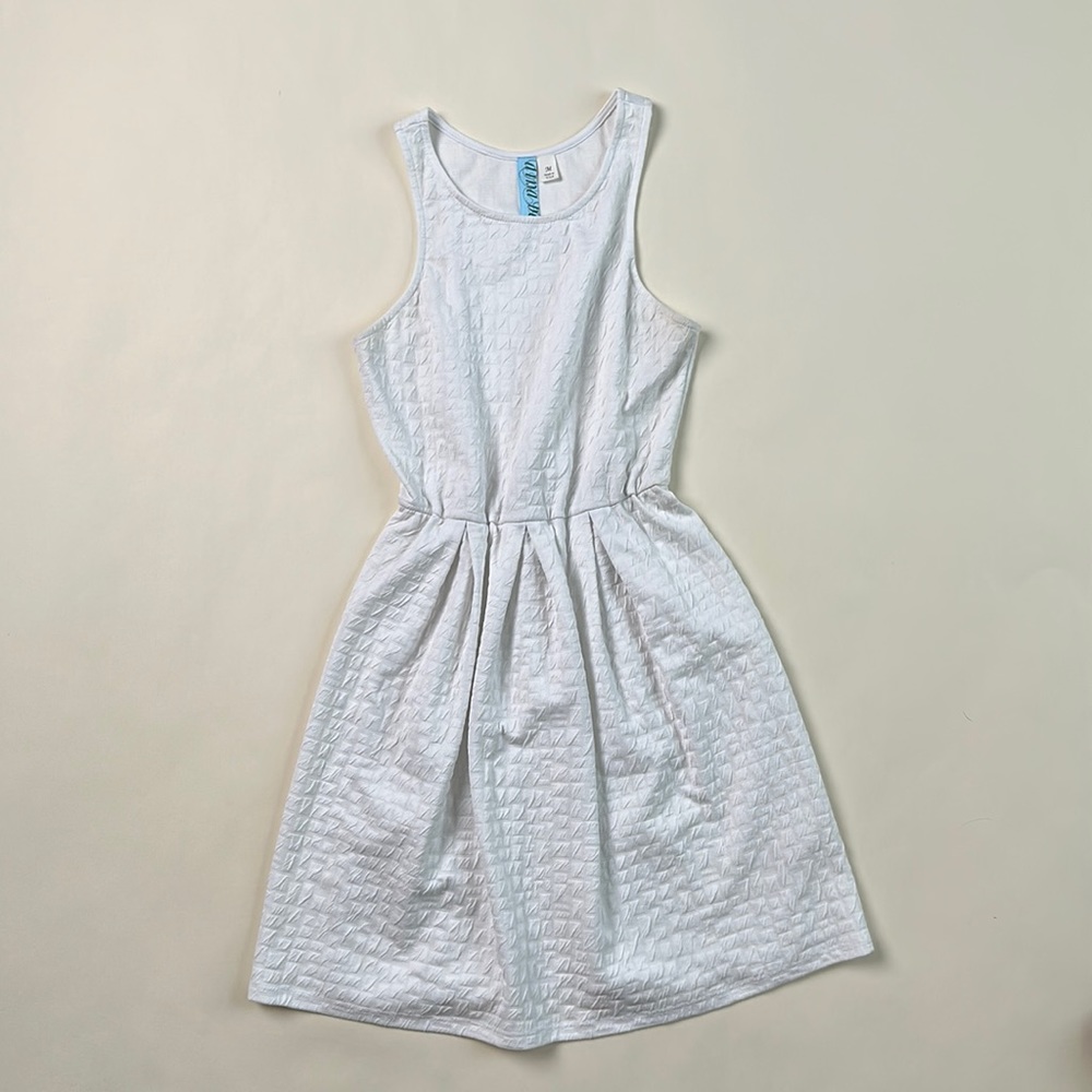 White stretch sleeveless dress